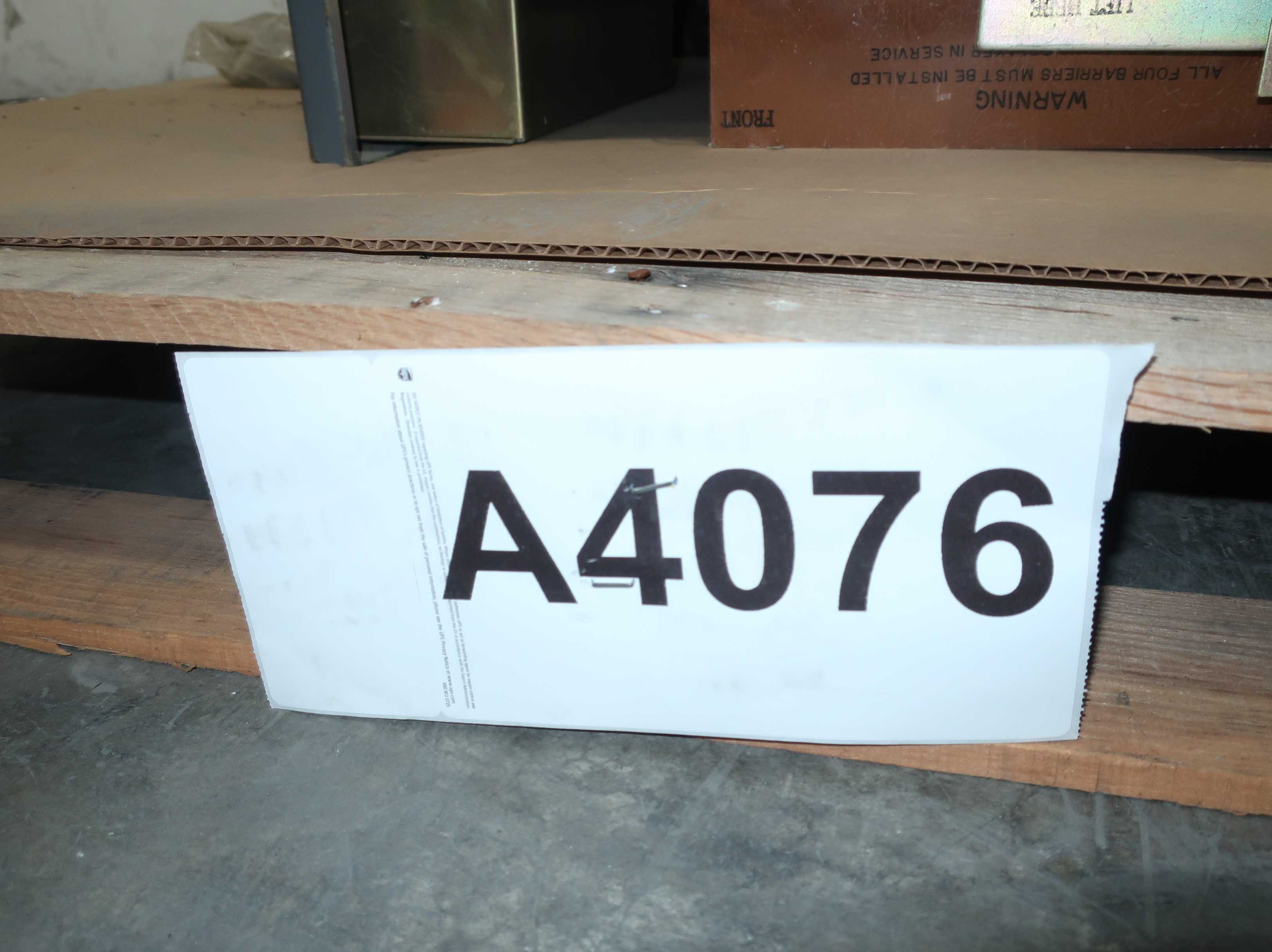LOT OF 3 CIRCUIT BREAKERS - CIRCUIT BREAKERS