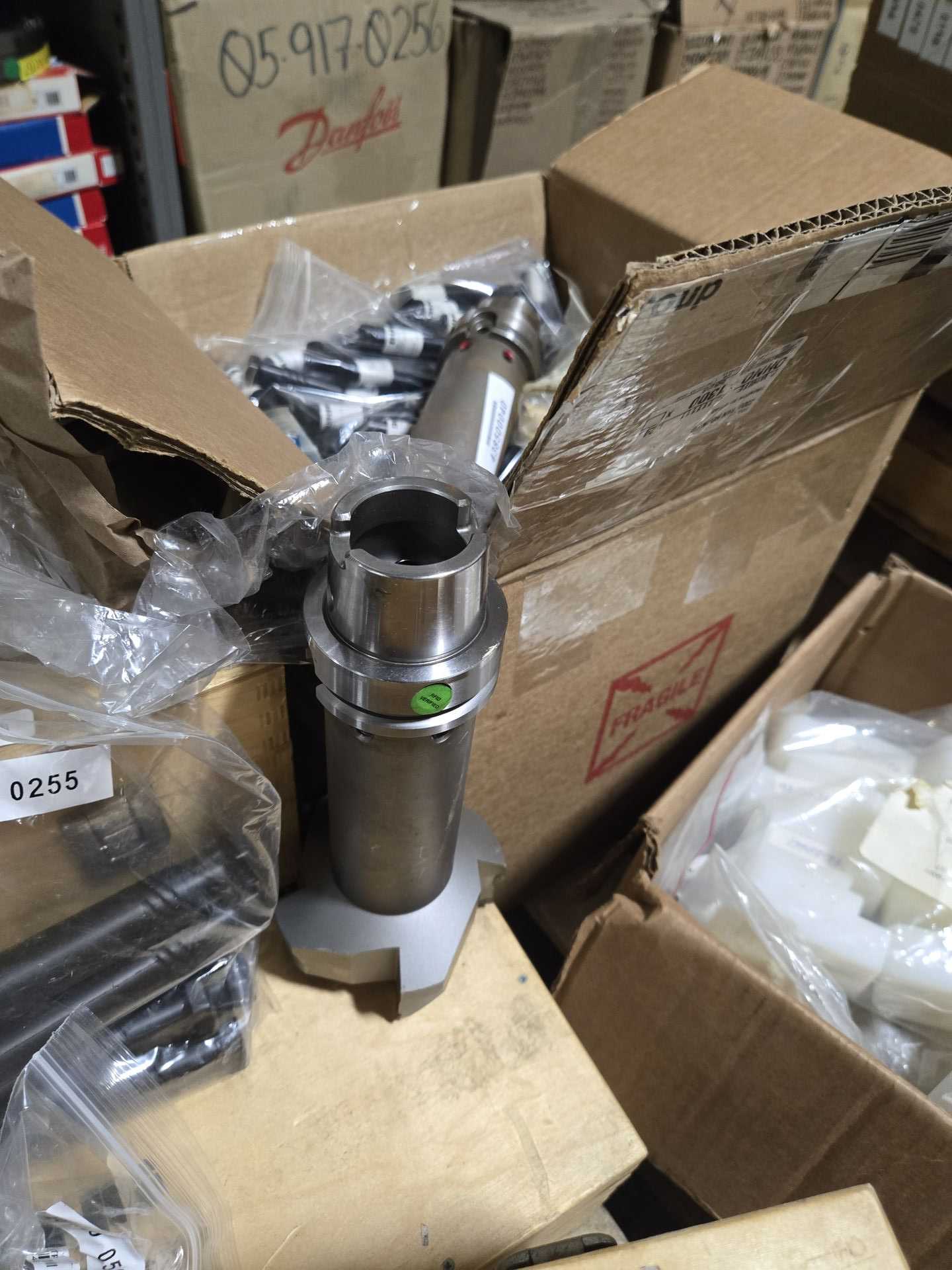 BULK QTY OF TOOLING ITEMS - TOOLHOLDING