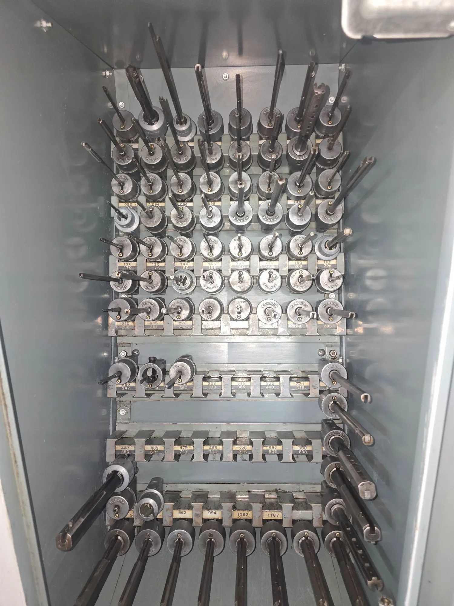 SUNNEN MBB-1690 HONING MACHINE | DIAM 0.060”-6.5”, STRK 16”, SPD 200-1600 RPM, 230V, 3 PH, 2000LBS - HONING MACHINES