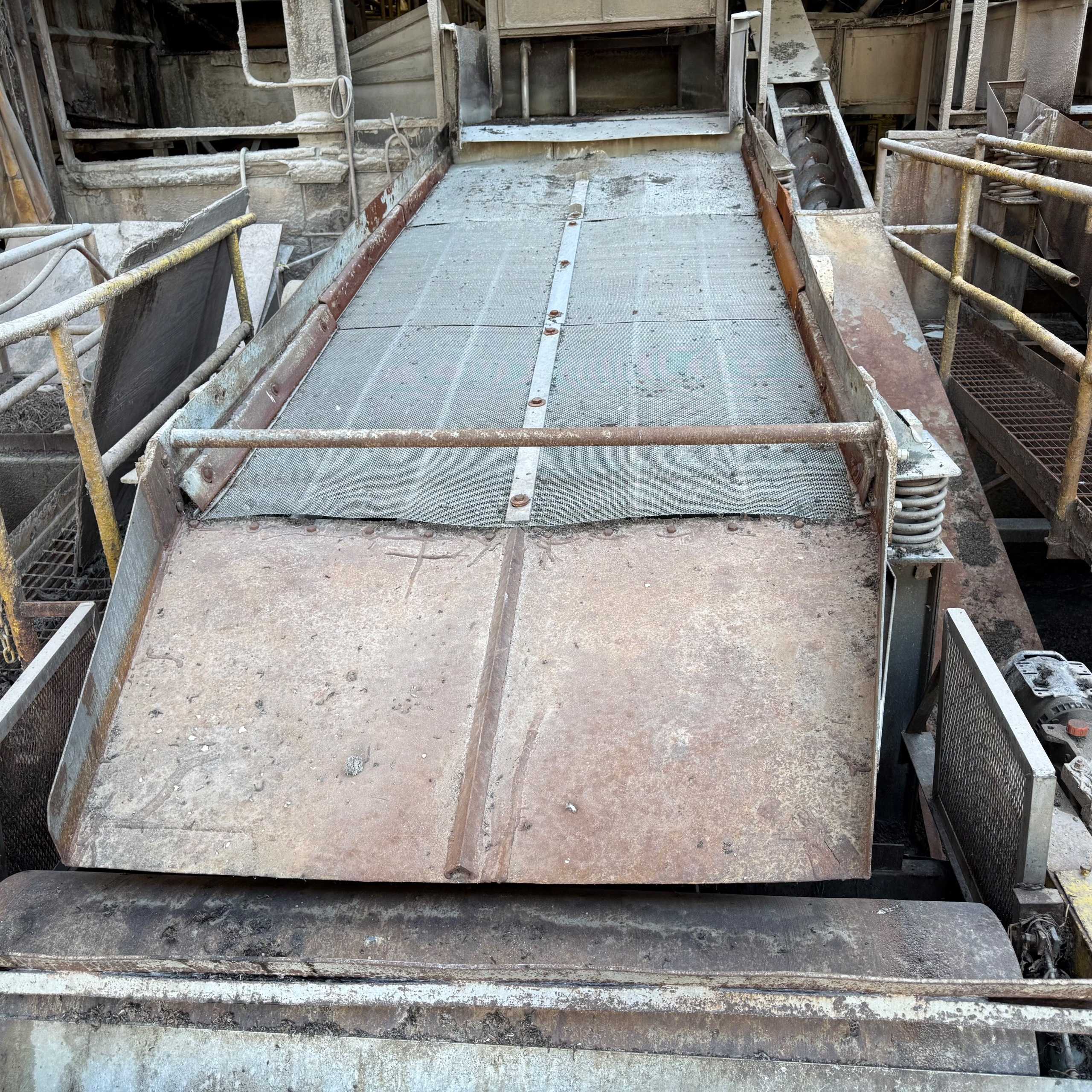 VIBRATORY WASHING SCREEN - SCREENS