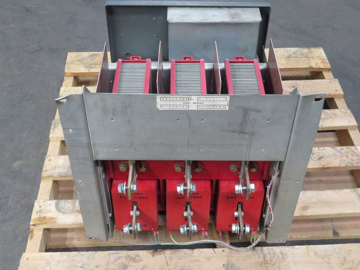 WESTINGHOUSE DS-206 CIRCUIT BREAKER, 3-POLE, 800A CONT., 600V NOM., 30KA INT. CAP. @ 600V - CIRCUIT BREAKERS