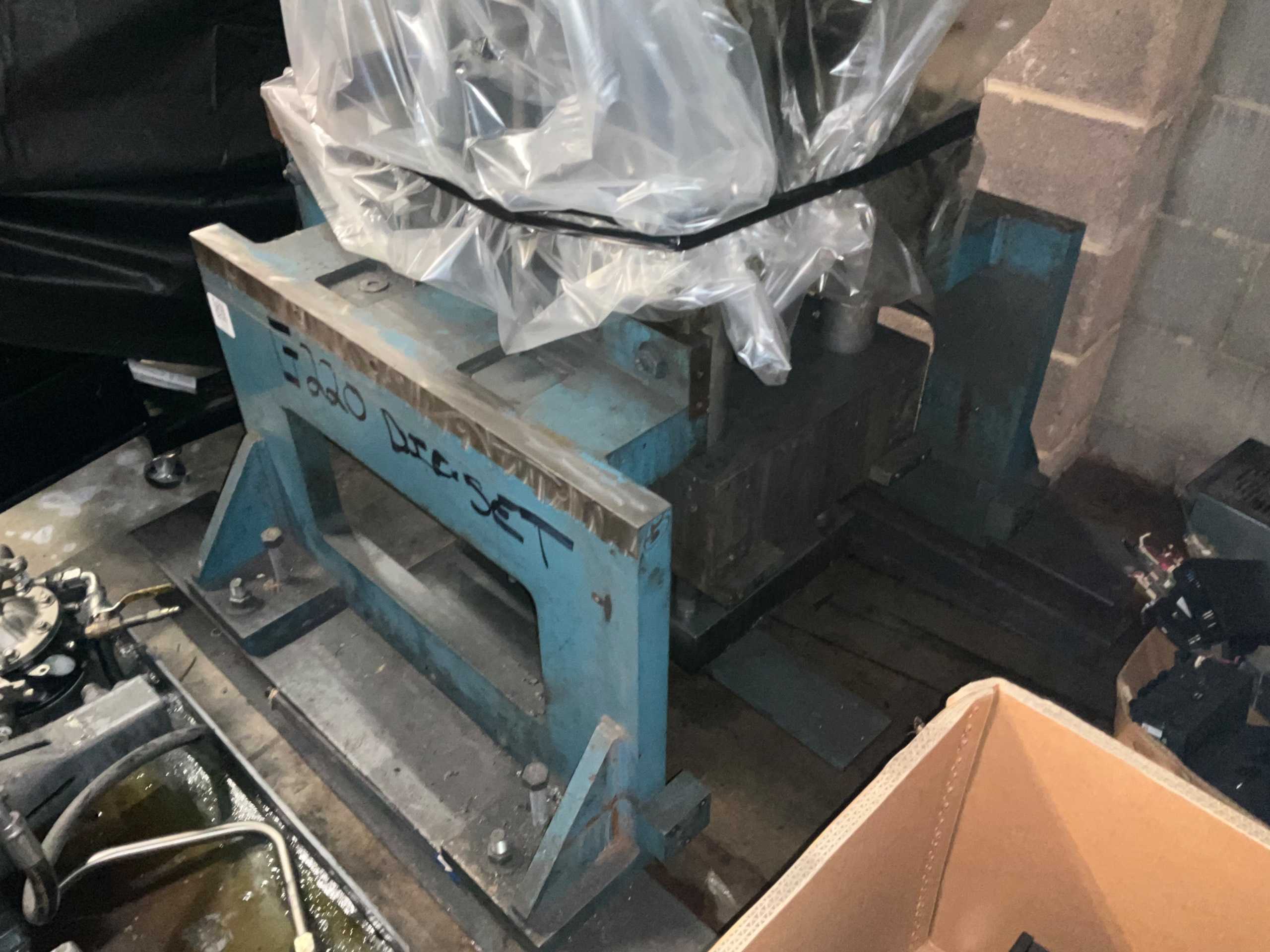 GASBARRE 220 TON DIE SET