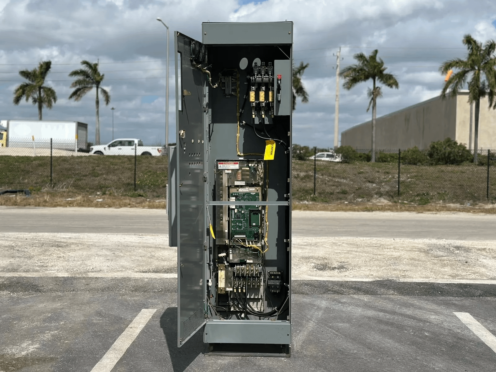 ALLEN BRADLEY 1336F-B100C-AA-DS-EN945C-HA2C AC VFD DRIVE - AC VFD DRIVES