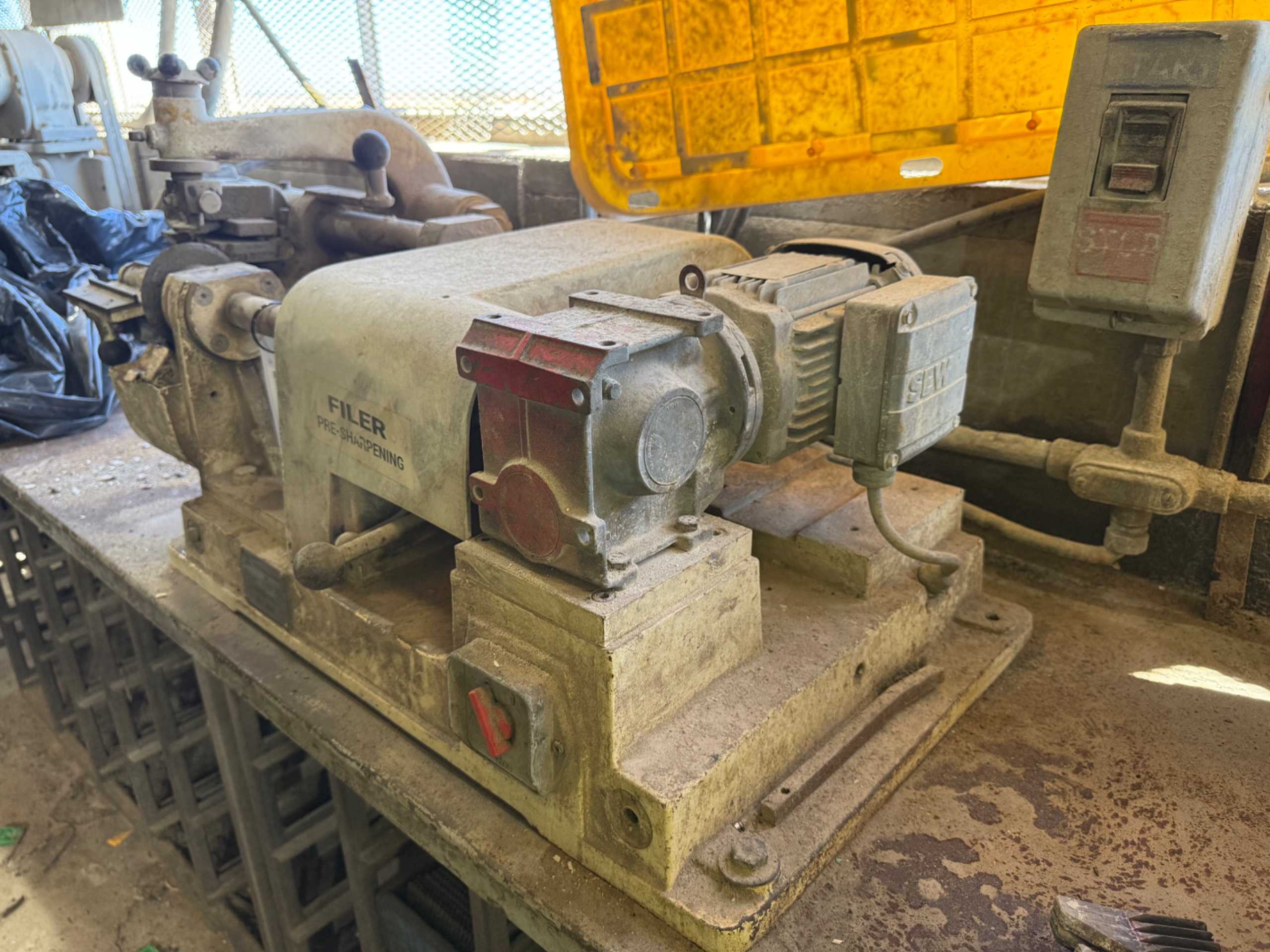 PUTSCH BEET SLICER BLADE SHARPENING MACHINE - TOOLS