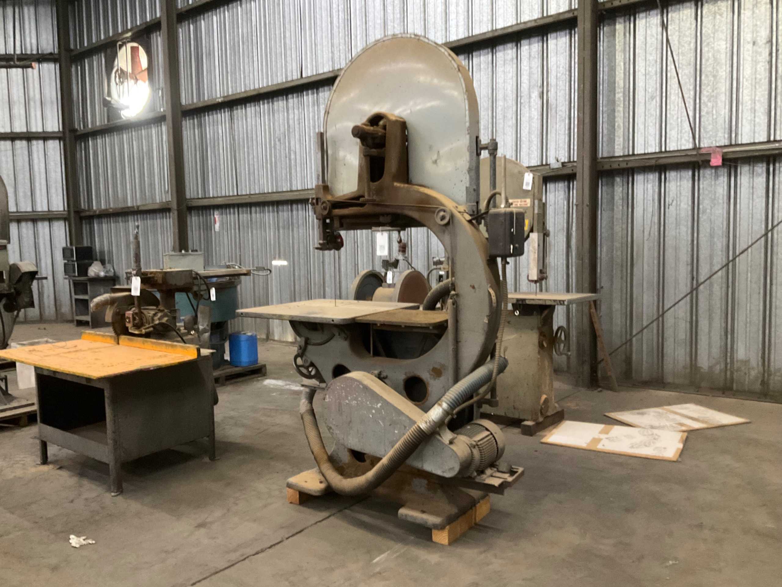 VERTICAL BAND SAW - VERTICAL BAND SAWS