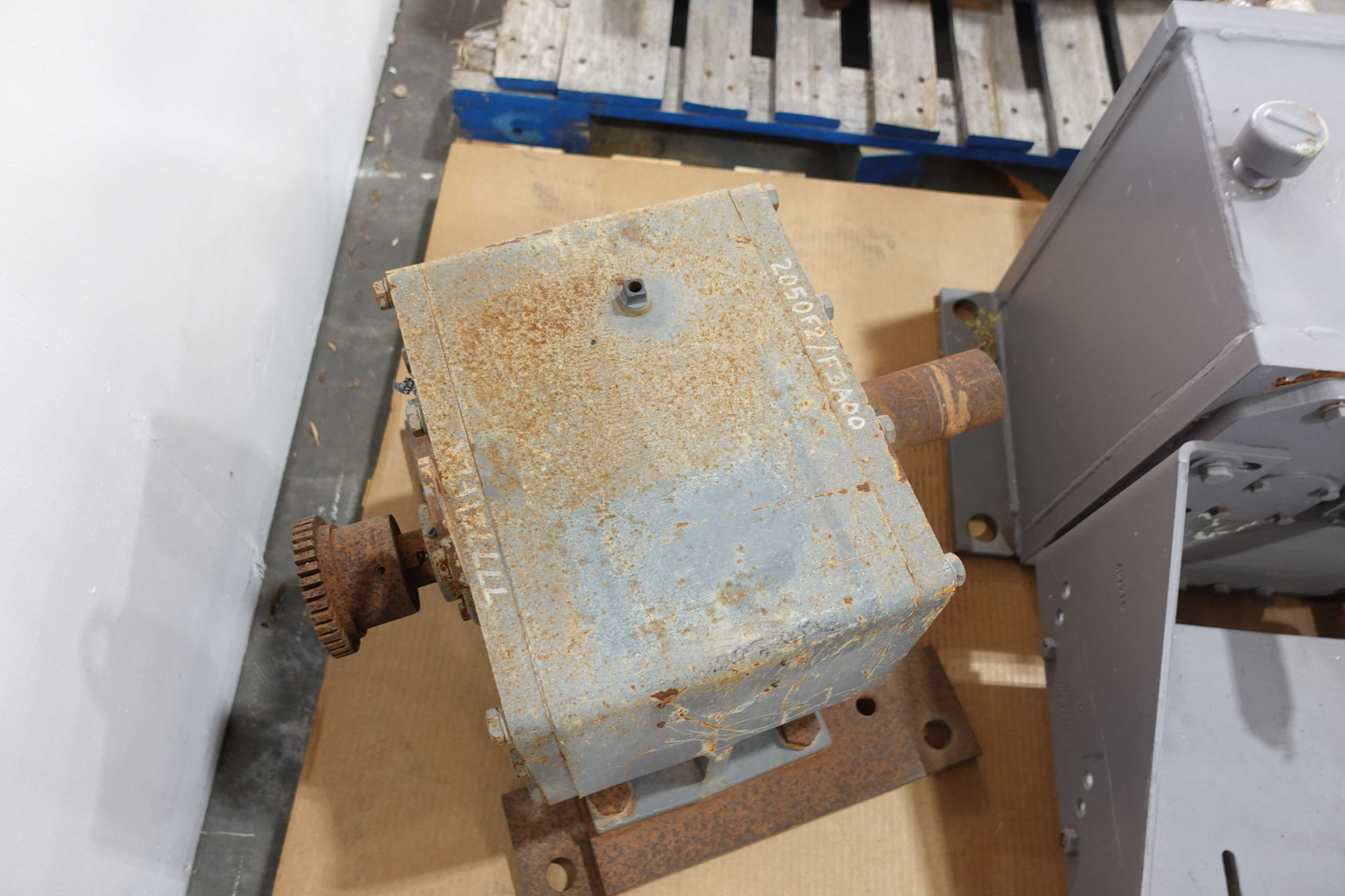 LOT OF 4 FALK GEAR REDUCERS - GEAR REDUCERS