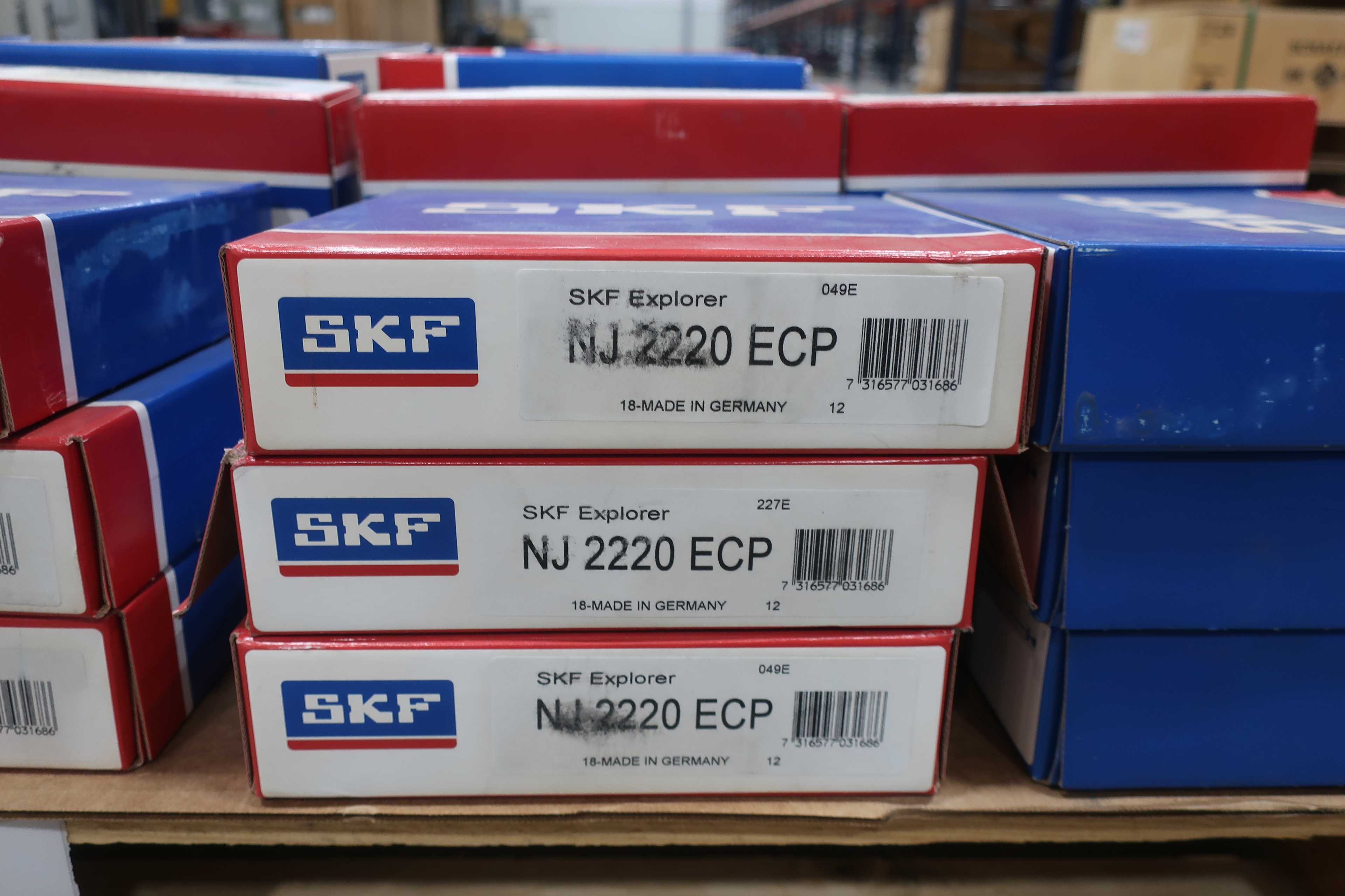 SKU 1739234 - PALLET OF SKF NJ 2220 ECP ROLLER BEARINGS - BEARINGS