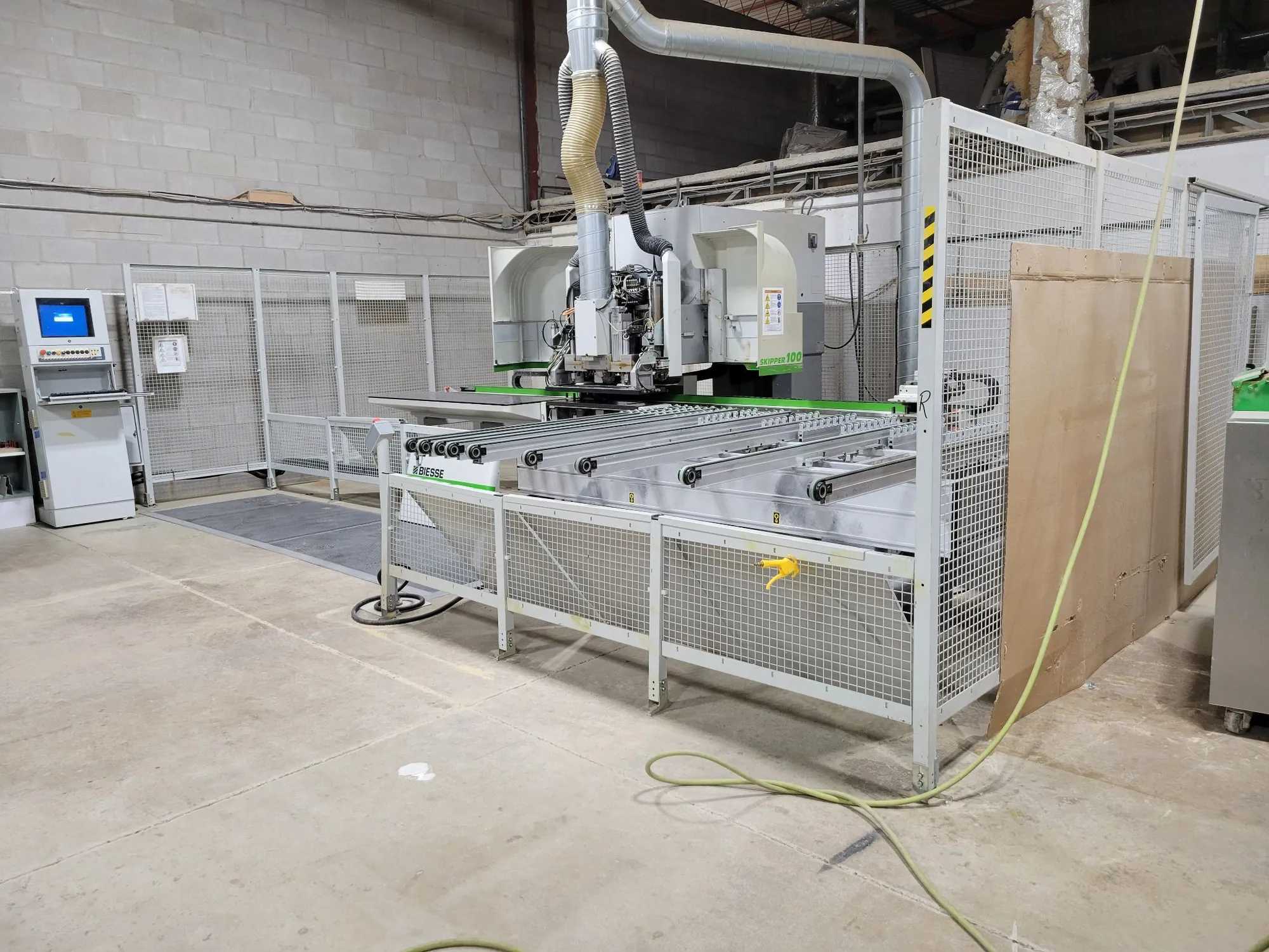 2006 BIESSE SKIPPER 100 CNC THROUGHFEED DRILLING AND MACHINING CENTER, 4.8HP, DOUBLE-SIDED - CNC MACHINING CENTERS