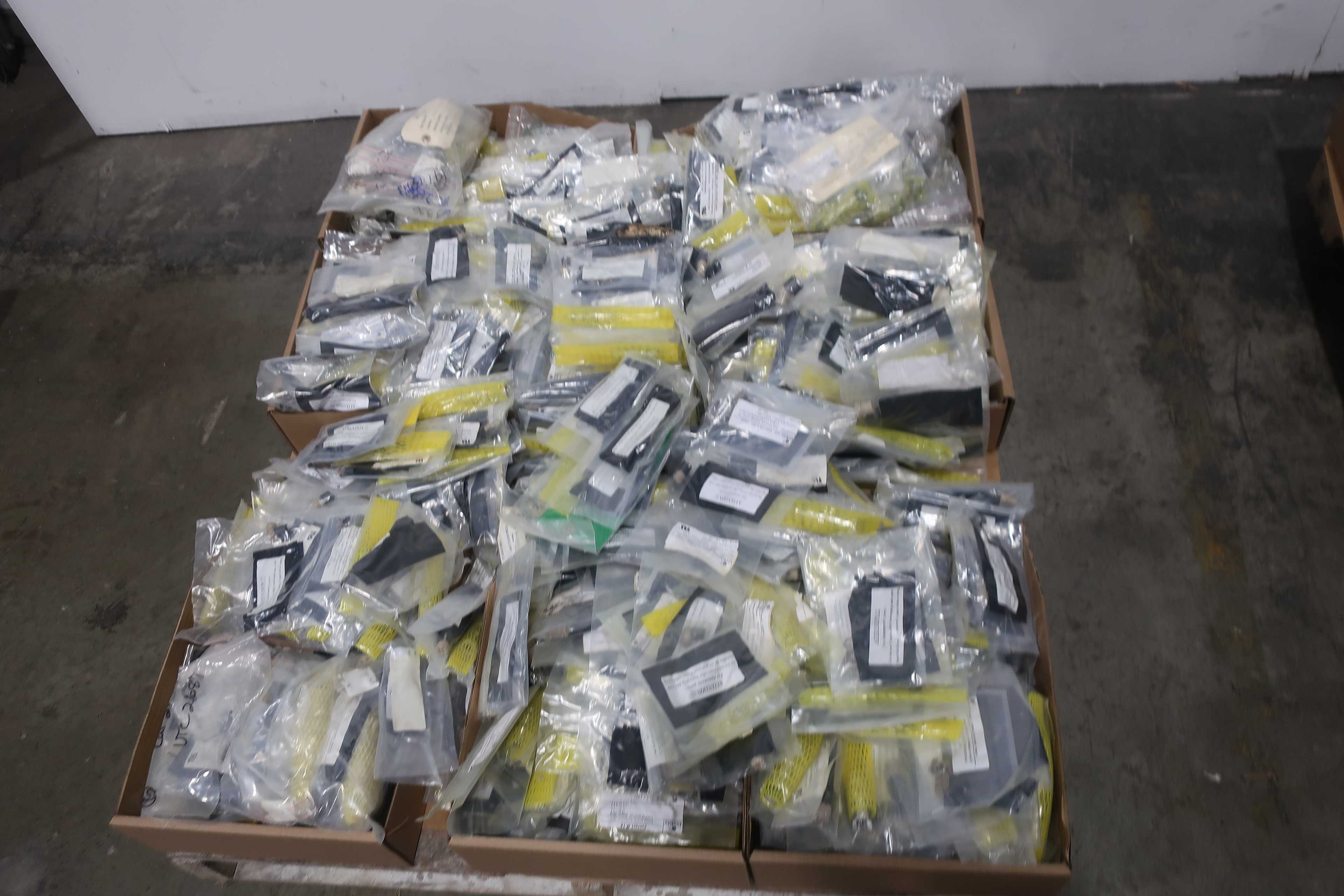 4 PALLETS OF ASSORTED SOURIAU PLUG KITS - PIPE PLUG