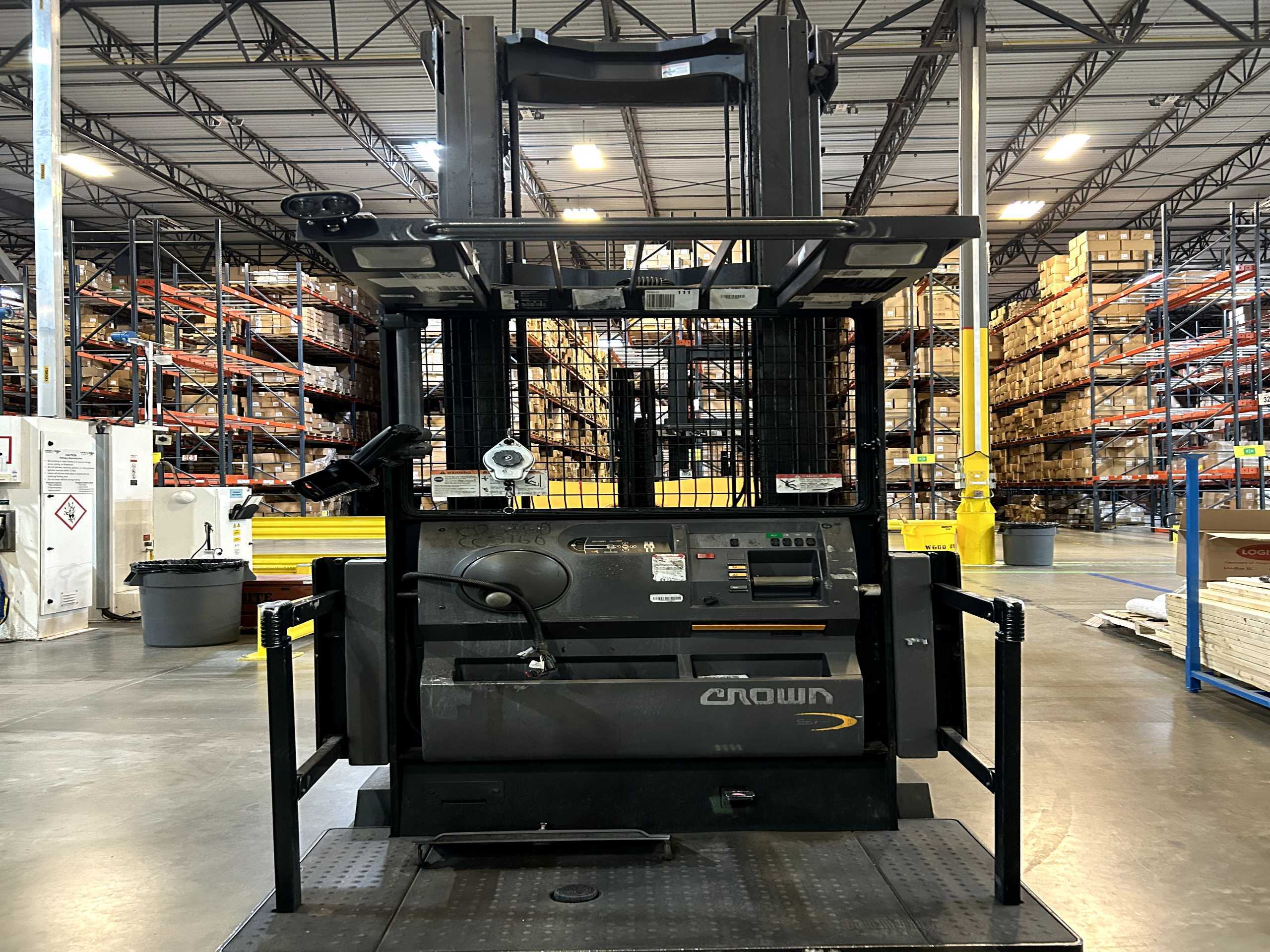 CROWN SP4050-30 ORDER PICKER - ORDER PICKER